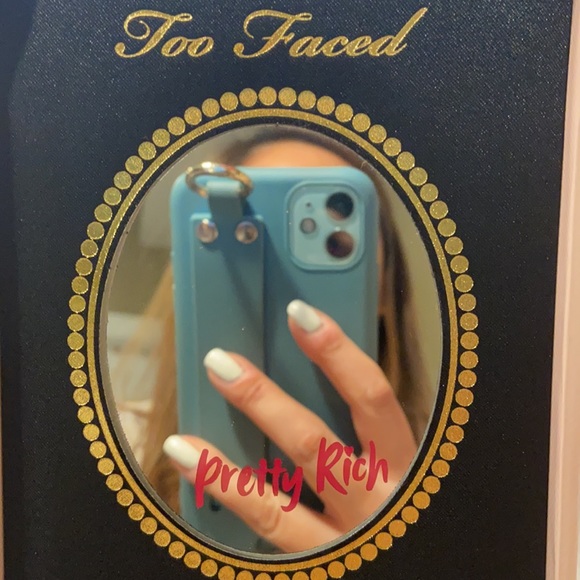 Too Faced Pretty Rich Diamond Eyeshadow Palette - Picture 3 of 5